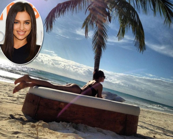 
	
	Siêu mẫu Irina Shayk khoe vòng 3 bốc lửa trên bãi biển Mexico đầu tháng này.